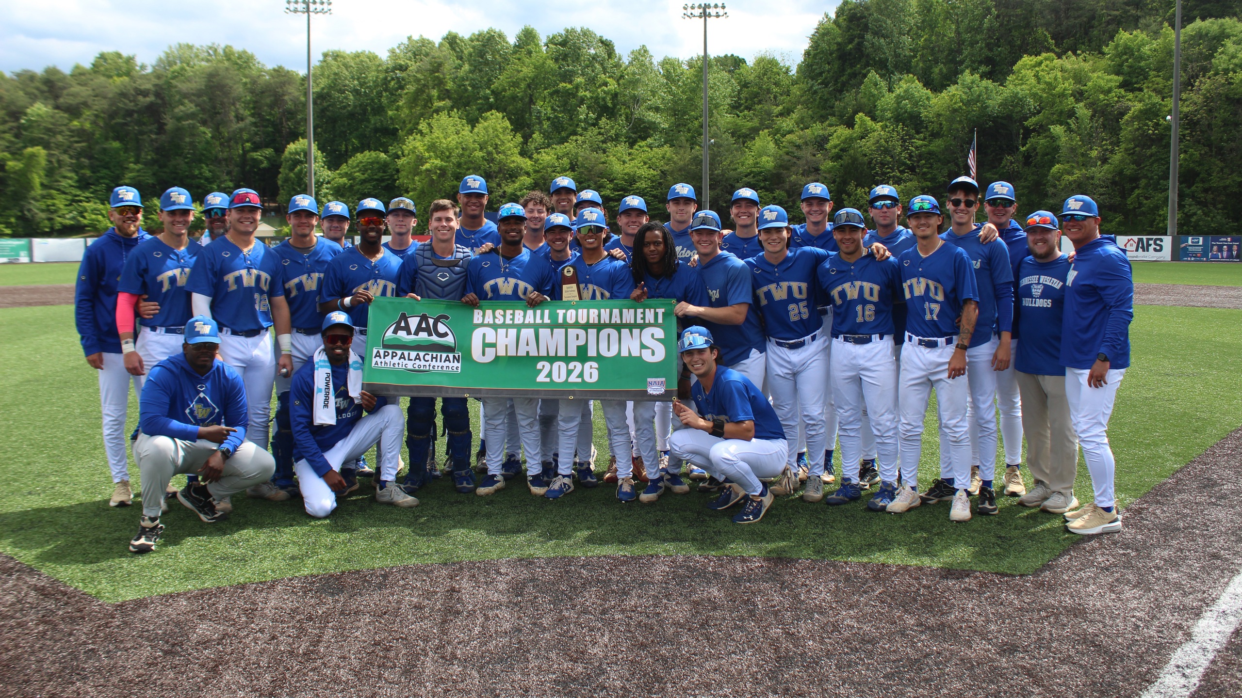Baseball Wins Third Straight AAC Tournament Title